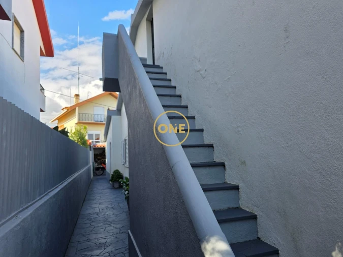 Moradia T3 para Venda em Alcabideche Foto 13