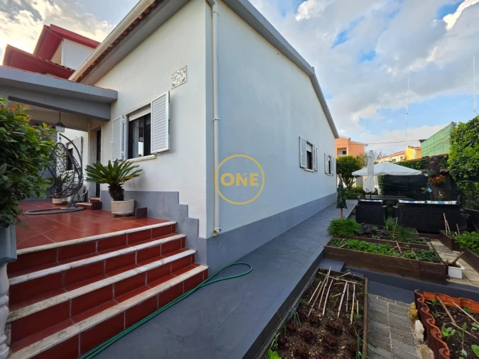 Moradia T3 para Venda em Alcabideche Foto 3