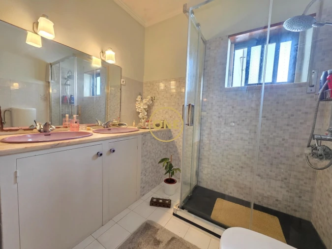 Moradia T3 para Venda em Alcabideche Foto 40