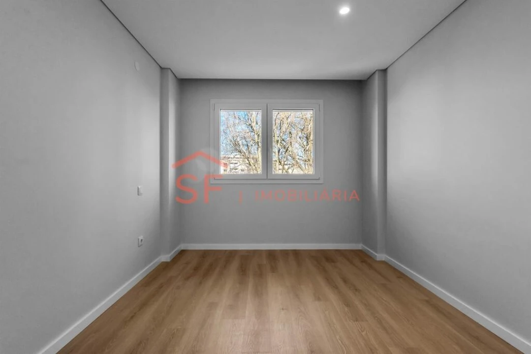 Apartamento T3 para Venda em Mafamude e Vilar do Paraíso Foto 2
