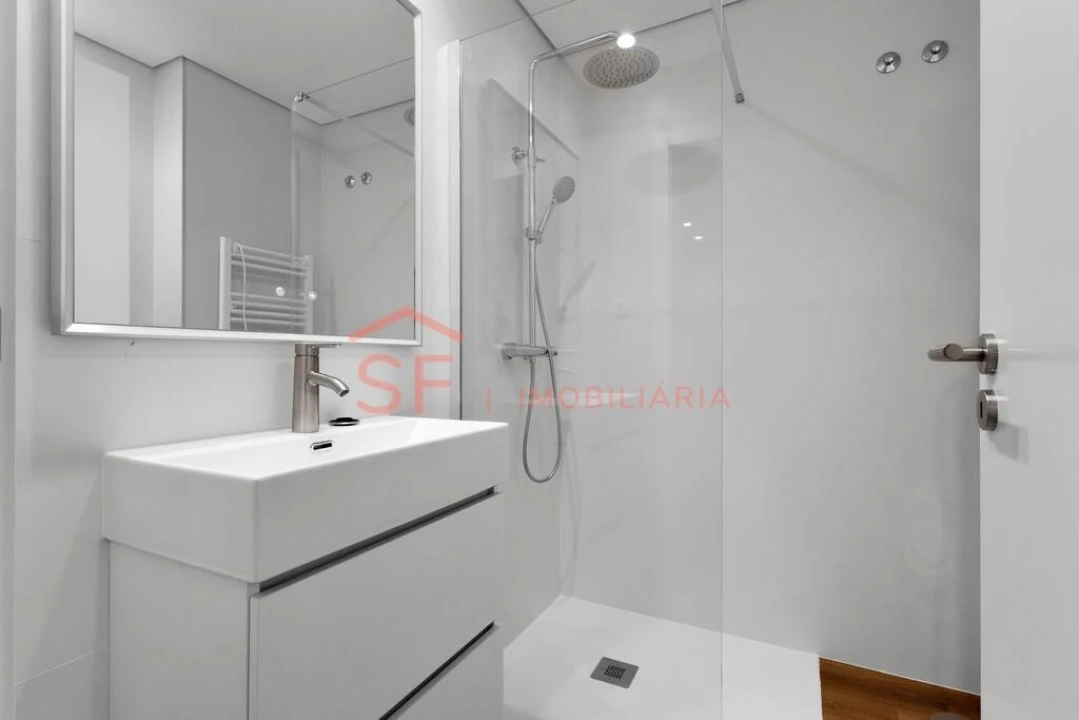 Apartamento T3 para Venda em Mafamude e Vilar do Paraíso Foto 4