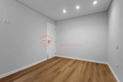 Apartamento T3 para Venda em Mafamude e Vilar do Paraíso