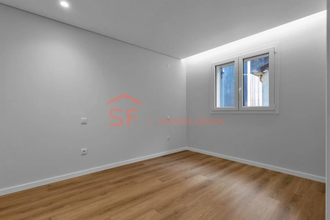 Apartamento T3 para Venda em Mafamude e Vilar do Paraíso Foto 7