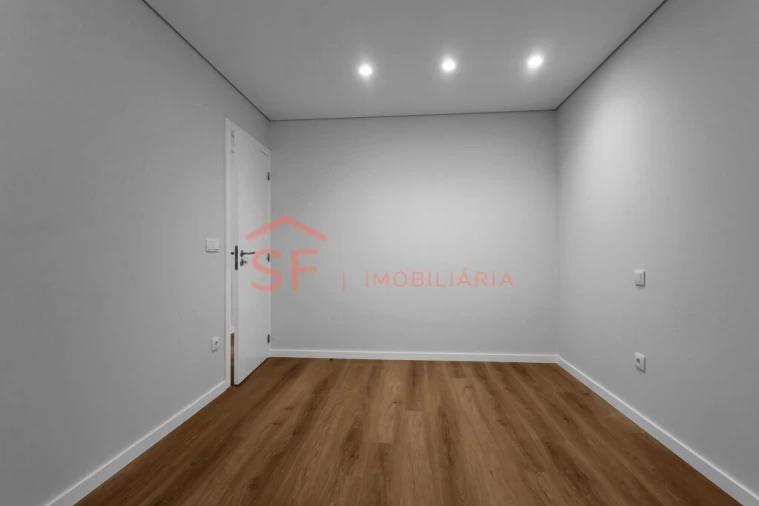 Apartamento T3 para Venda em Mafamude e Vilar do Paraíso Foto 10