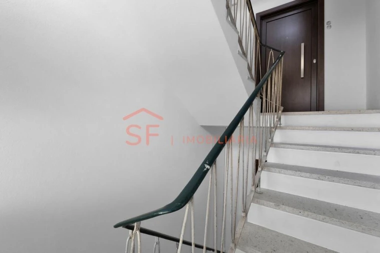 Apartamento T3 para Venda em Mafamude e Vilar do Paraíso Foto 25