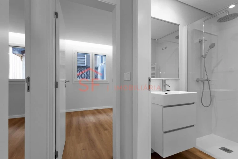 Apartamento T3 para Venda em Mafamude e Vilar do Paraíso Foto 12
