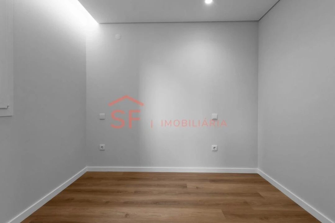 Apartamento T3 para Venda em Mafamude e Vilar do Paraíso Foto 6