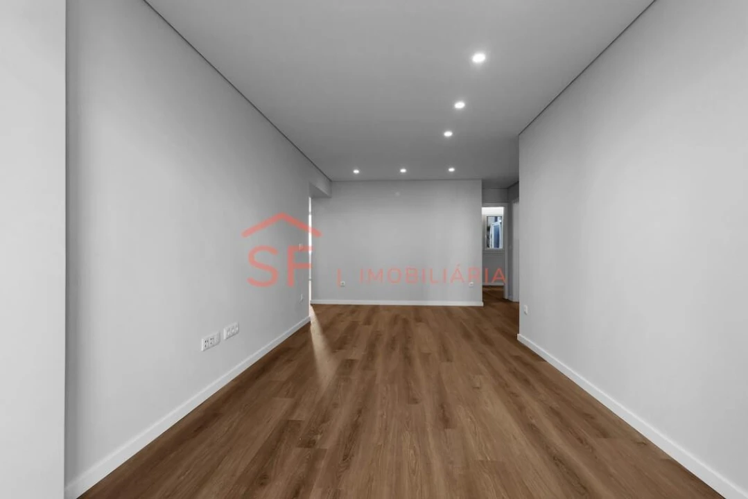 Apartamento T3 para Venda em Mafamude e Vilar do Paraíso Foto 18