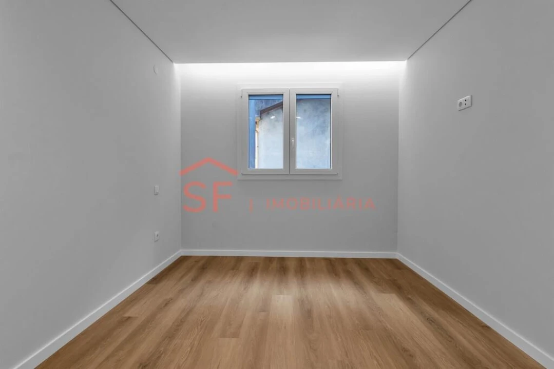 Apartamento T3 para Venda em Mafamude e Vilar do Paraíso Foto 8
