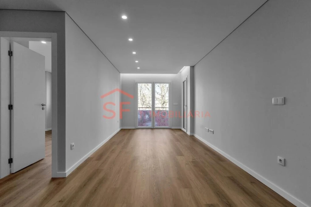 Apartamento T3 para Venda em Mafamude e Vilar do Paraíso Foto 13