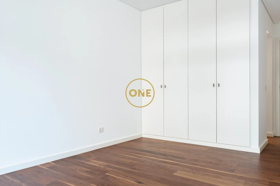 Apartamento T4 para Venda em Santo Antonio dos Olivais Foto 33