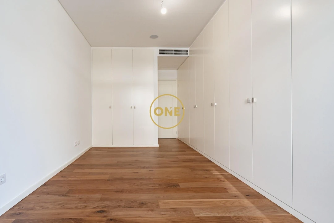 Apartamento T4 para Venda em Santo Antonio dos Olivais Foto 41