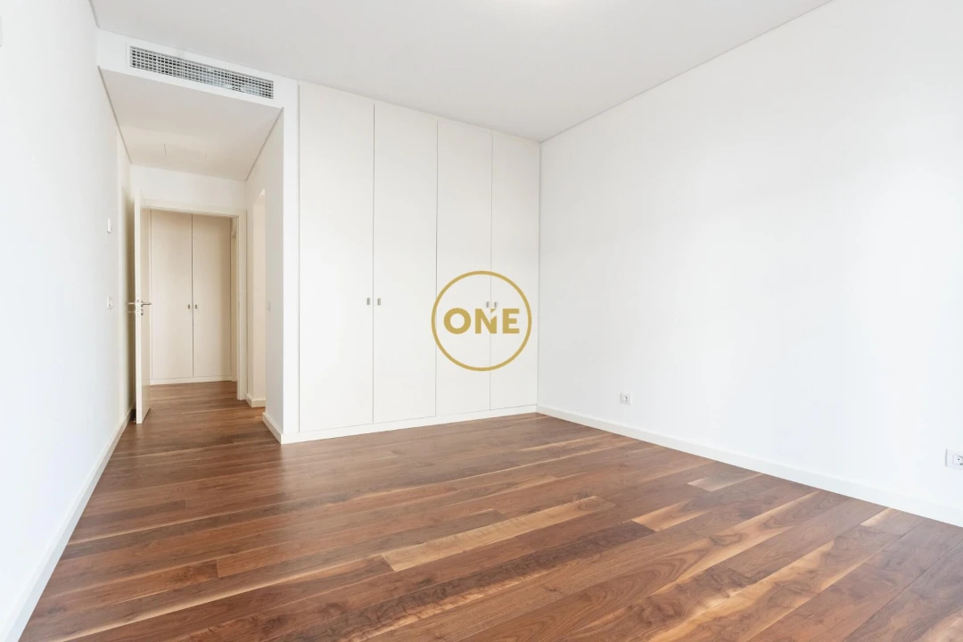 Apartamento T4 para Venda em Santo Antonio dos Olivais Foto 22