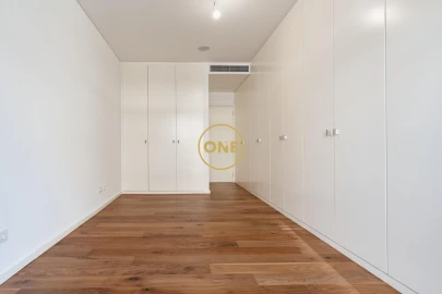Apartamento T4 para Venda em Santo Antonio dos Olivais