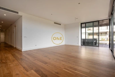 Apartamento T4 para Venda em Santo Antonio dos Olivais