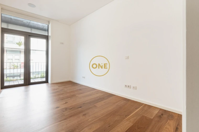 Apartamento T4 para Venda em Santo Antonio dos Olivais Foto 29