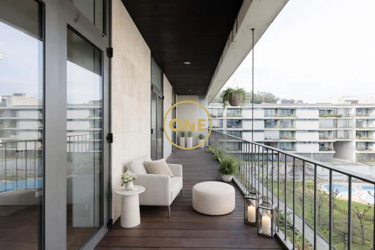 Apartamento T4 para Venda em Santo Antonio dos Olivais Foto 44