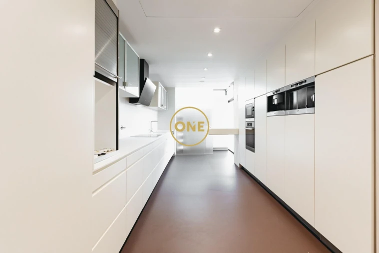 Apartamento T4 para Venda em Santo Antonio dos Olivais Foto 10