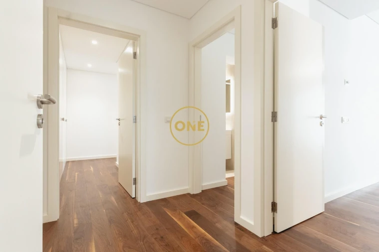 Apartamento T4 para Venda em Santo Antonio dos Olivais Foto 38