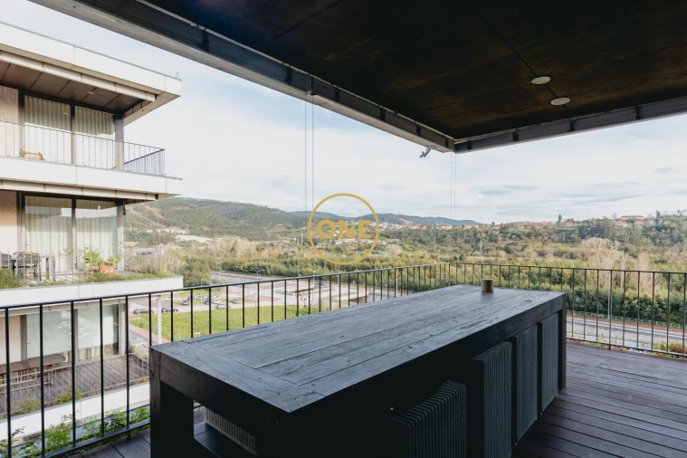Apartamento T4 para Venda em Santo Antonio dos Olivais Foto 9