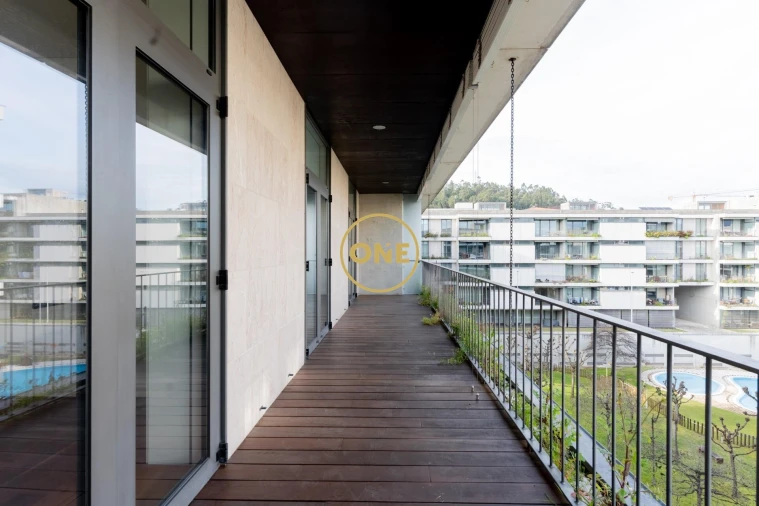 Apartamento T4 para Venda em Santo Antonio dos Olivais Foto 43