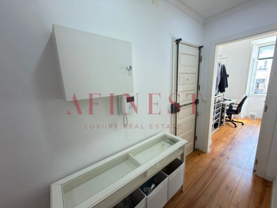 Apartamento T2 para Arrendamento em Santo António Foto 2