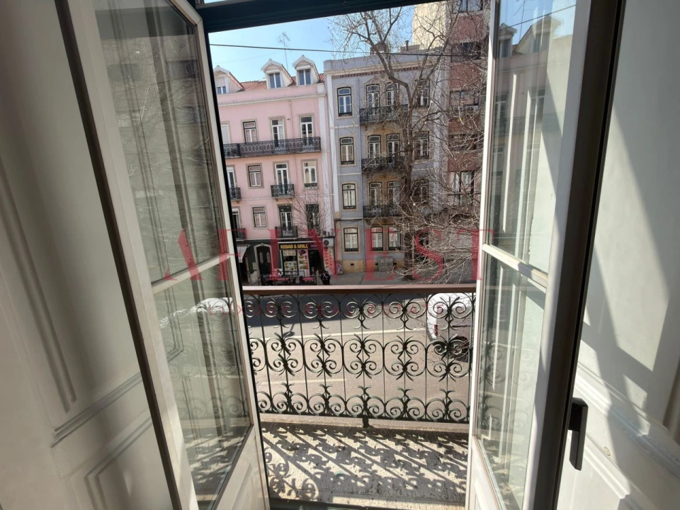 Apartamento T2 para Arrendamento em Santo António Foto 18