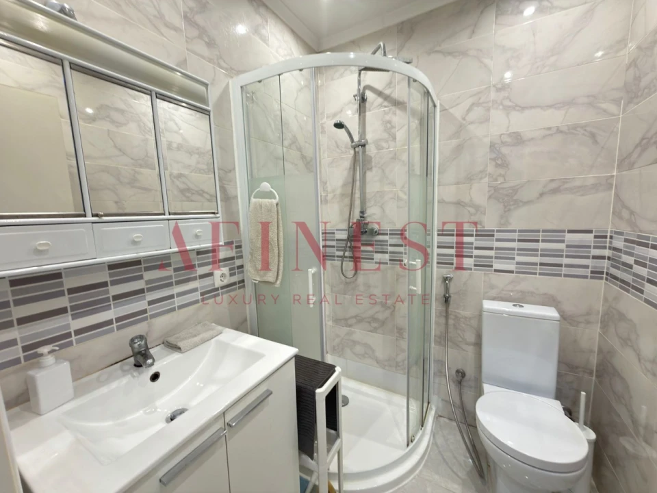 Apartamento T2 para Arrendamento em Santo António Foto 9