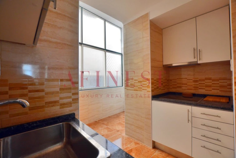 Apartamento T2 para Arrendamento em Santo António Foto 3