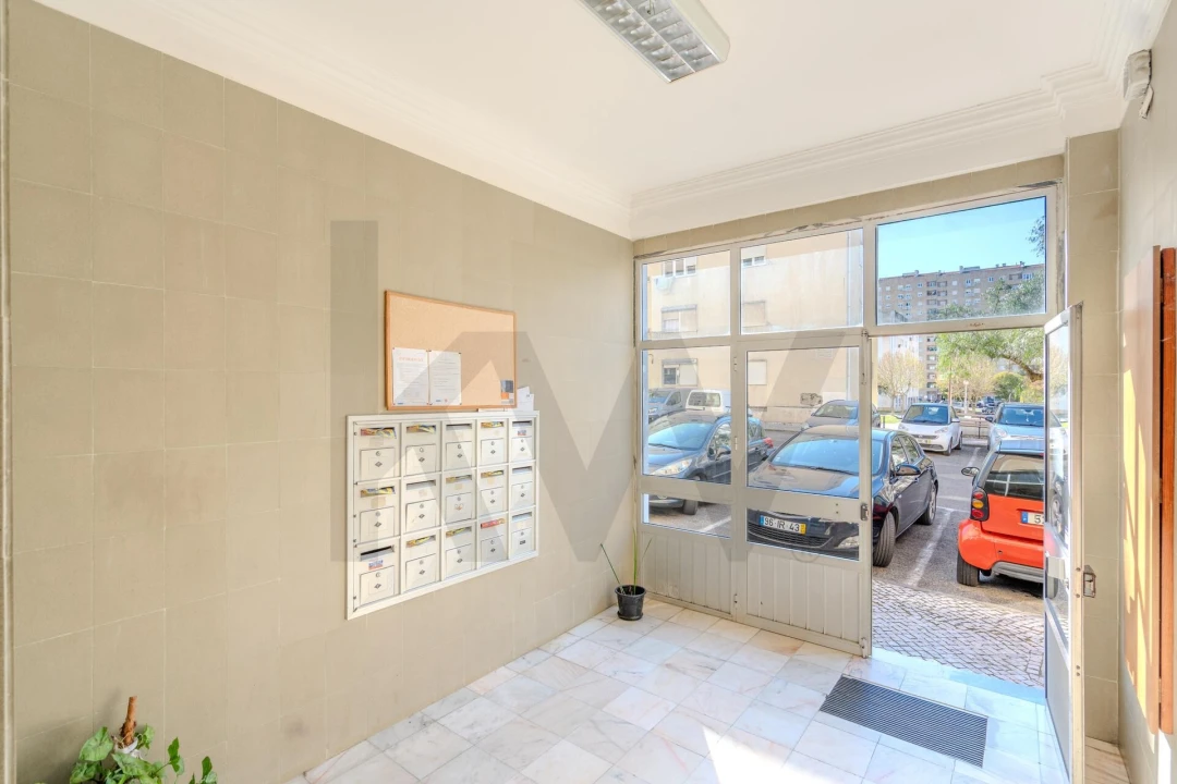 Apartamento T2 para Venda em Carregado e Cadafais Foto 29