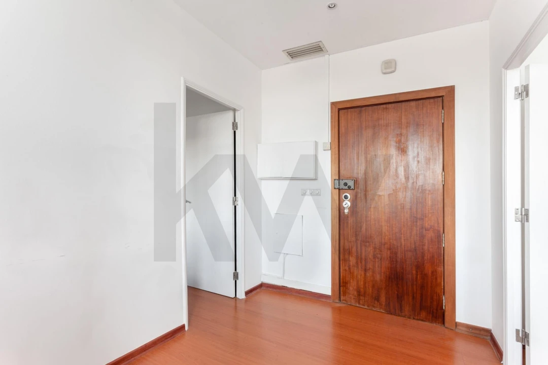 Escritório para Arrendamento em Campo de Ourique Foto 7