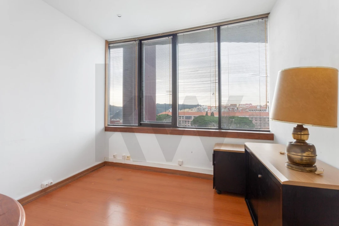 Escritório para Arrendamento em Campo de Ourique Foto 8