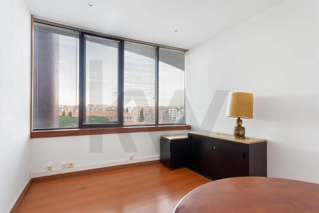 Escritório para Arrendamento em Campo de Ourique Foto 6