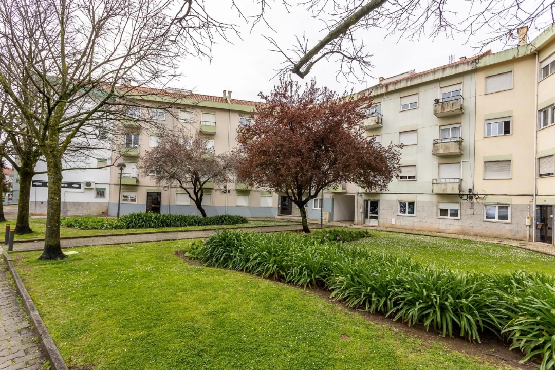 Apartamento T2 para Venda em Carnaxide e Queijas Foto 20
