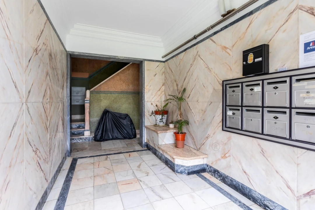 Apartamento T2 para Venda em Carnaxide e Queijas Foto 15