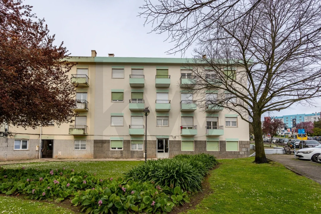 Apartamento T2 para Venda em Carnaxide e Queijas Foto 17