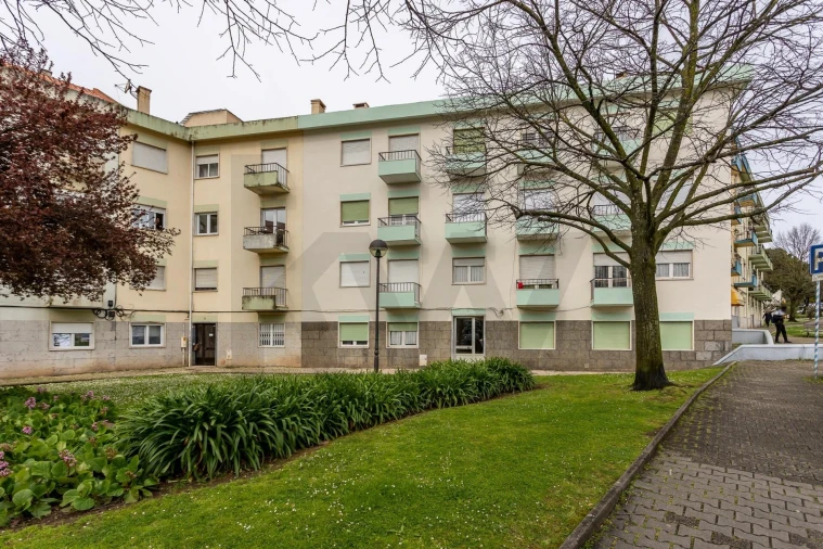 Apartamento T2 para Venda em Carnaxide e Queijas Foto 19