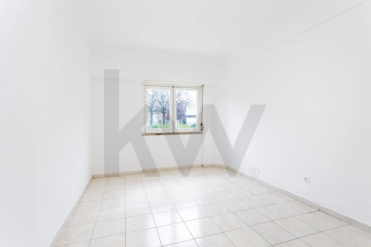 Apartamento T2 para Venda em Carnaxide e Queijas