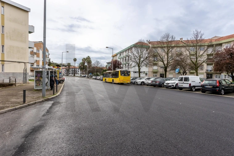 Apartamento T2 para Venda em Carnaxide e Queijas Foto 22