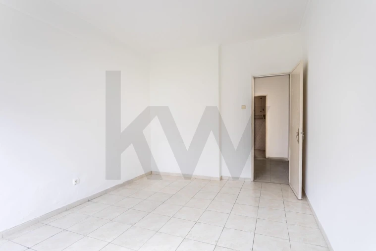 Apartamento T2 para Venda em Carnaxide e Queijas Foto 2