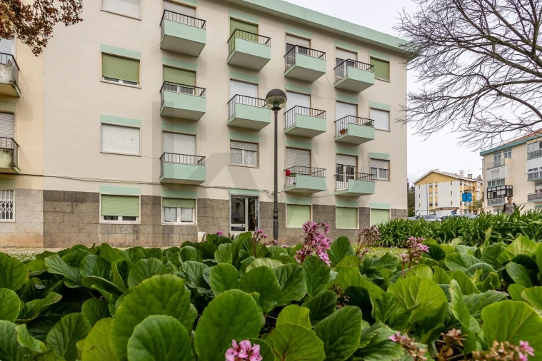 Apartamento T2 para Venda em Carnaxide e Queijas Foto 18