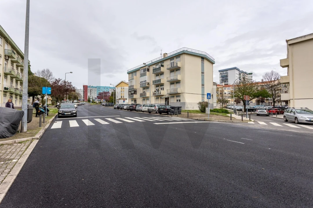 Apartamento T2 para Venda em Carnaxide e Queijas Foto 21