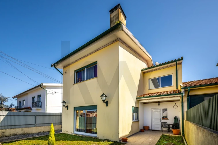 Moradia T4 para Venda em São Lourenço do Bairro Foto 2