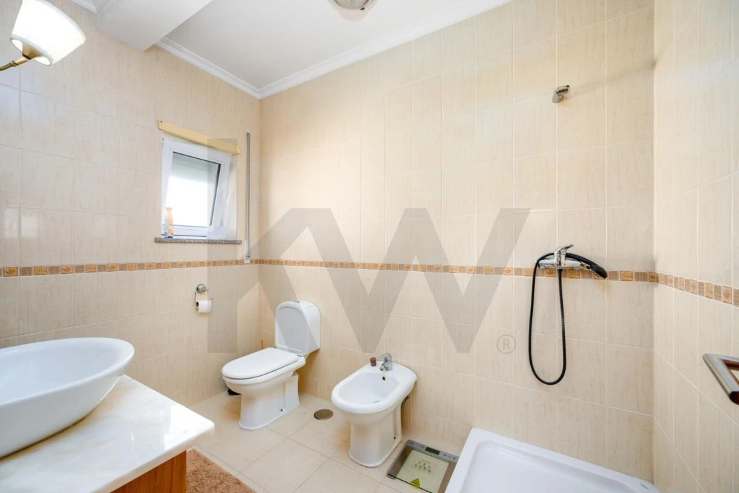 Moradia T4 para Venda em São Lourenço do Bairro Foto 13