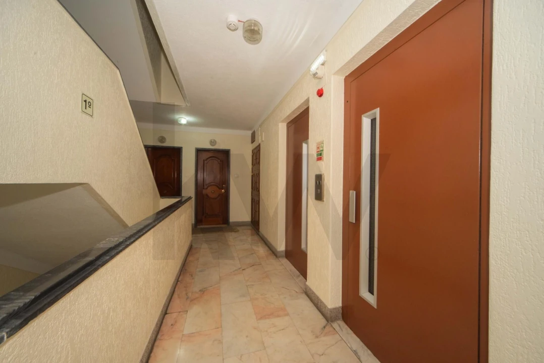 Apartamento T3 para Venda em Sacavém e Prior Velho Foto 42