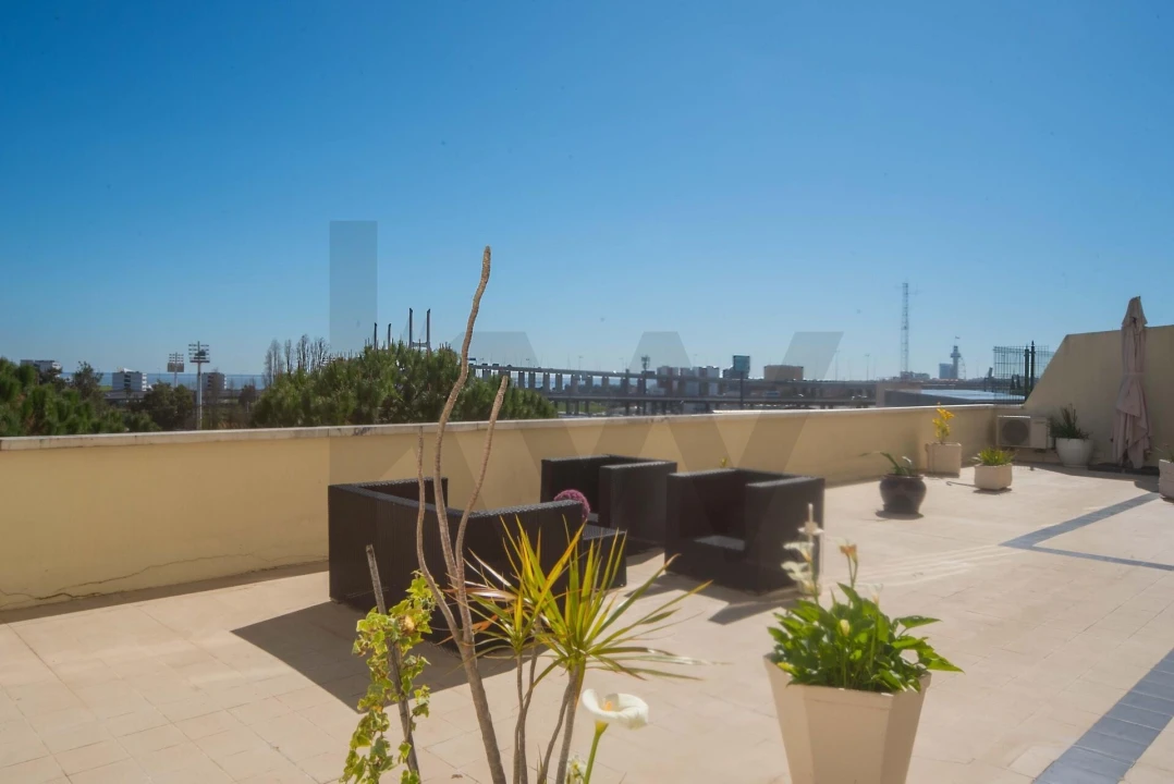 Apartamento T3 para Venda em Sacavém e Prior Velho Foto 37