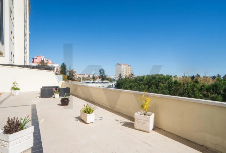 Apartamento T3 para Venda em Sacavém e Prior Velho Foto 32