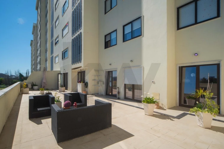 Apartamento T3 para Venda em Sacavém e Prior Velho Foto 34