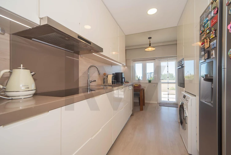 Apartamento T3 para Venda em Sacavém e Prior Velho Foto 12