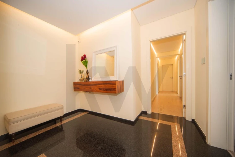 Apartamento T3 para Venda em Sacavém e Prior Velho Foto 3